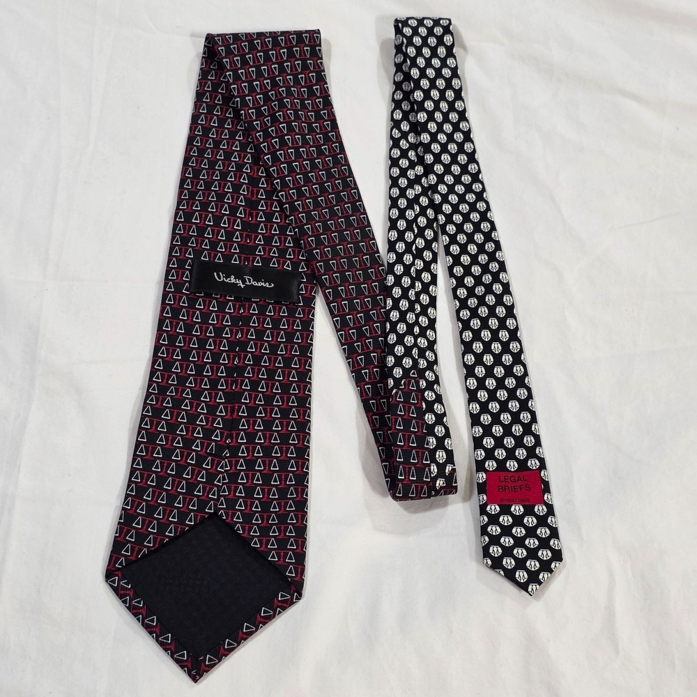 Vicky Davis 'Legal Briefs'‎ Neck Tie Red Black White Attorney Novelty Fun Court